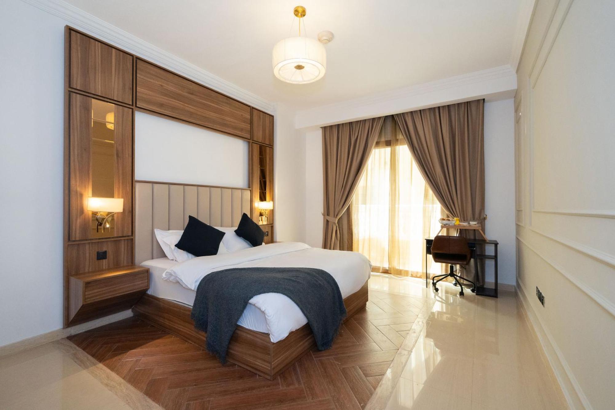 Luxe Spacious 1 Bedroom Apartment Dubai